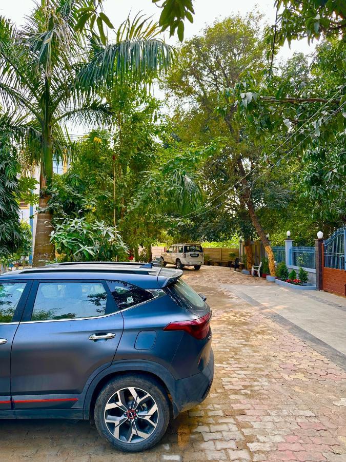 Kaashi Flora Villa Benares Buitenkant foto