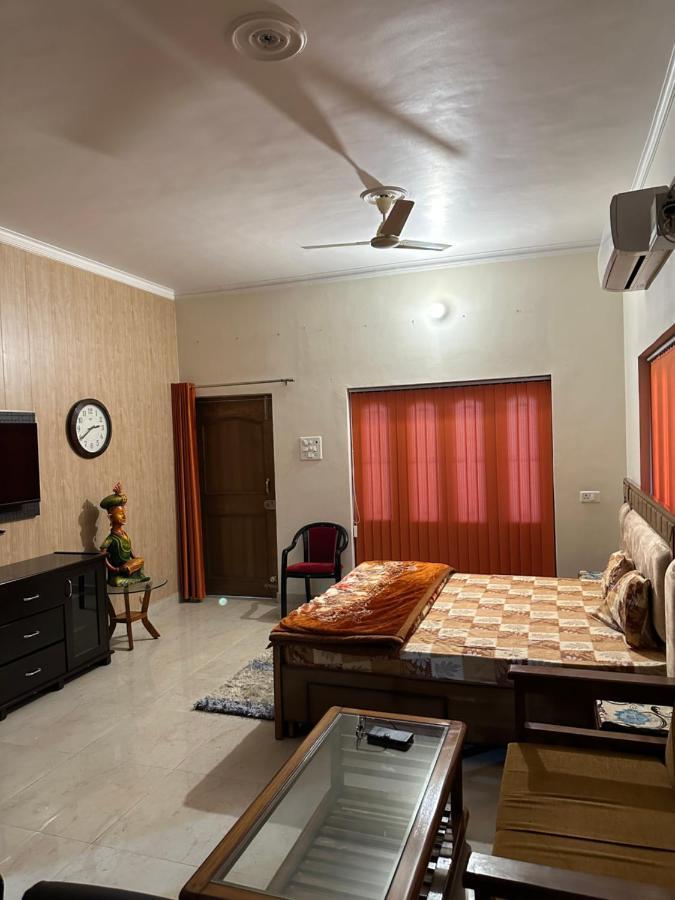 Kaashi Flora Villa Benares Buitenkant foto
